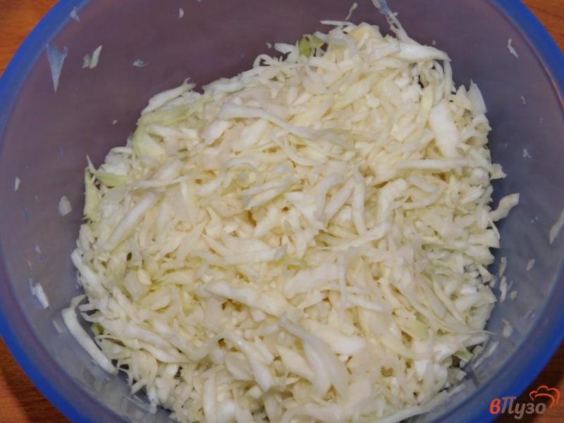 Фото приготовление рецепта: Кучерявый салат с капустой шаг №1