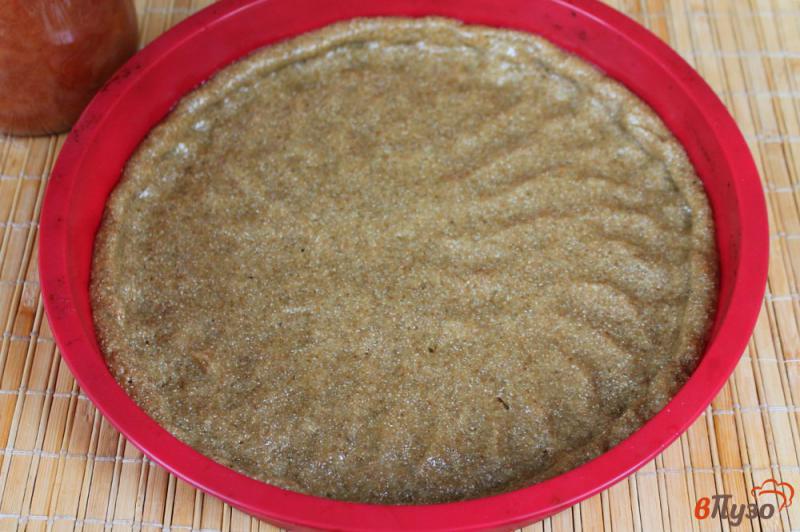 Фото приготовление рецепта: Ржаной пирог с яблочным повидлом шаг №4