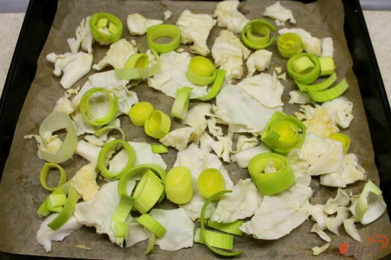 Фото приготовление рецепта: Ошеек в духовке с картофелем, капустой и пореем шаг №1
