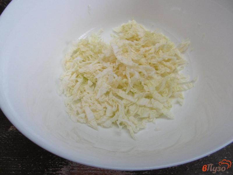 Фото приготовление рецепта: Зеленый салат из пекинской капусты с брокколи шаг №1