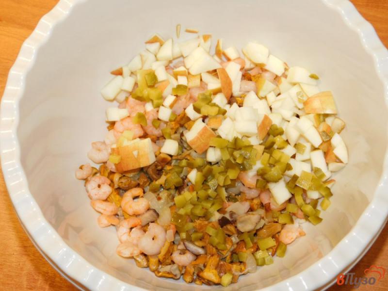 Фото приготовление рецепта: Грибной салат с креветками шаг №3