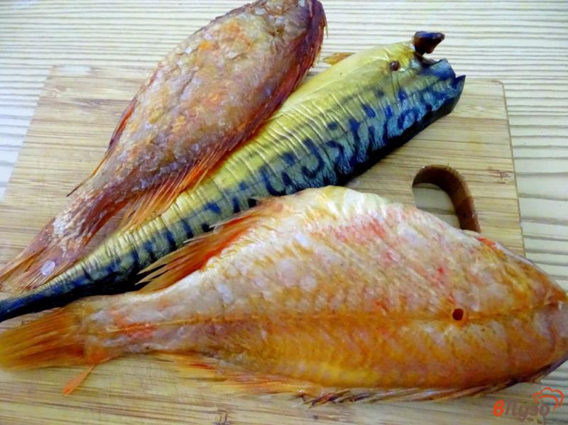 Фото приготовление рецепта: Намазка из рыбы горячего копчения шаг №1