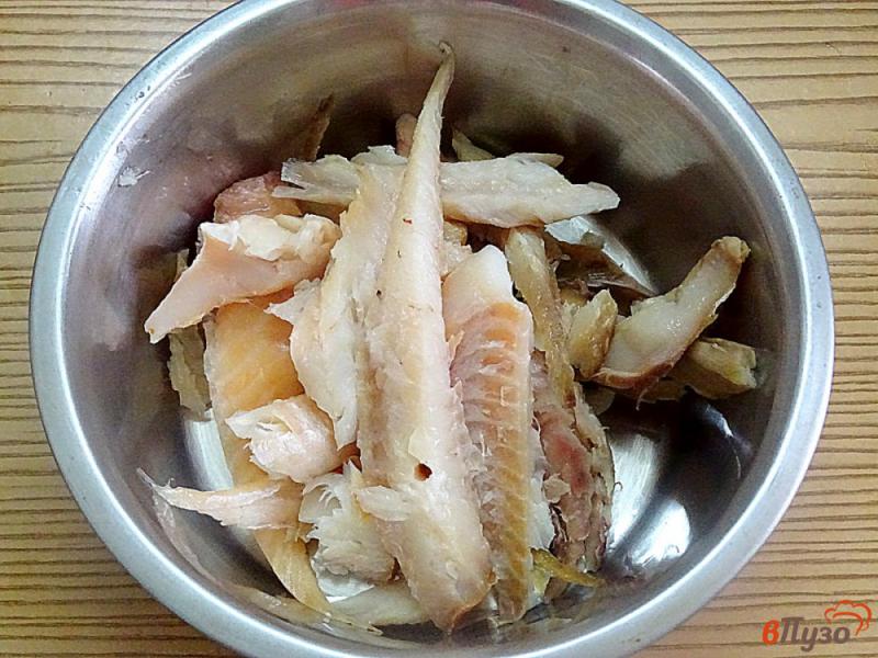 Фото приготовление рецепта: Намазка из рыбы горячего копчения шаг №2
