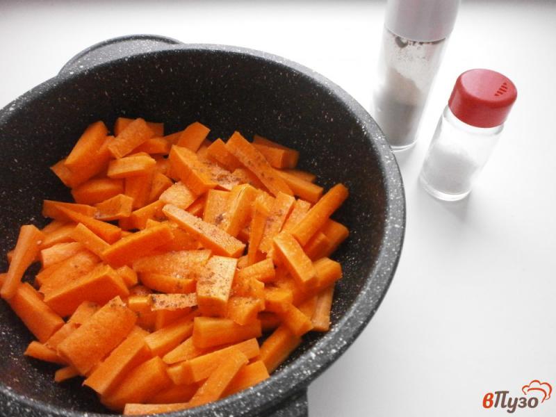 Фото приготовление рецепта: Запеченая морковь в апельсиновом соке шаг №4