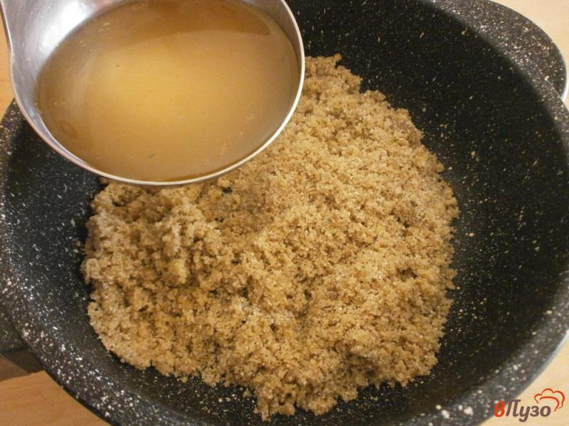 Фото приготовление рецепта: Соус из панировочных сухарей шаг №4
