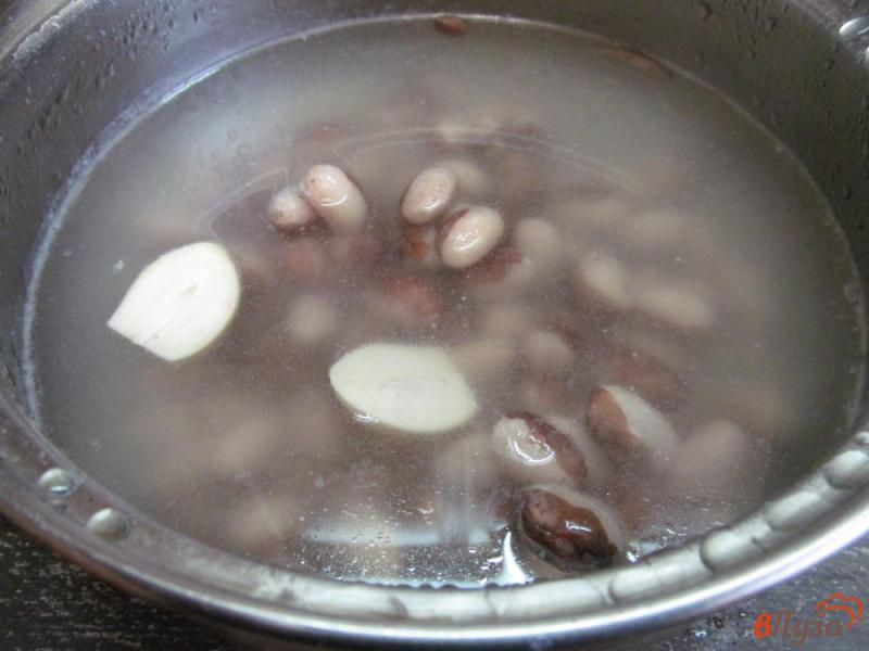 Фото приготовление рецепта: Свекольный суп с фасолью шаг №5