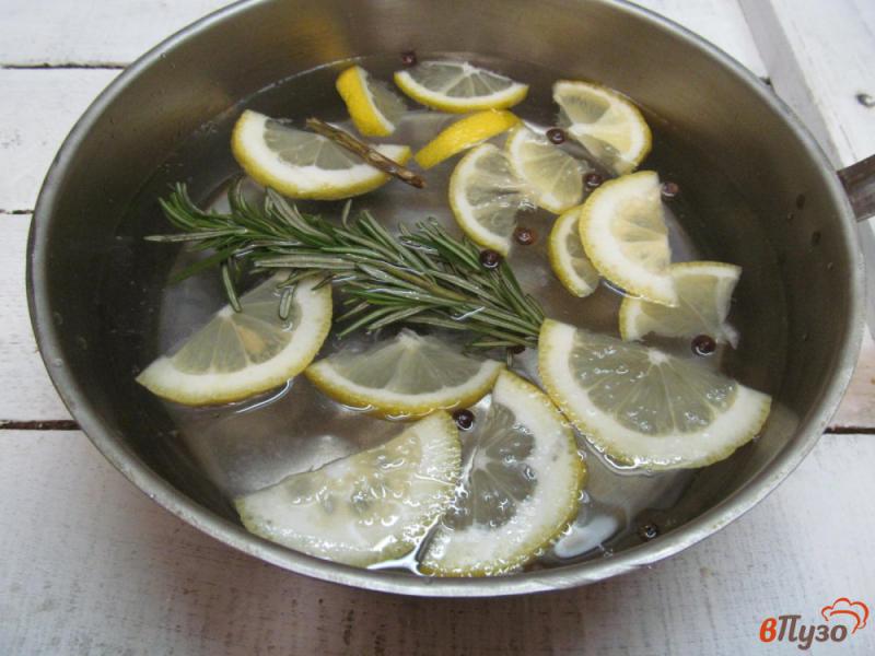 Фото приготовление рецепта: Согревающий попурри из лимона и розмарина шаг №2