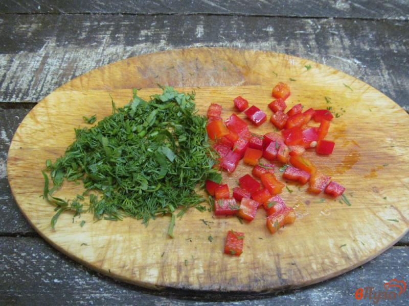 Фото приготовление рецепта: Овсянка с перцем и брынзой шаг №2