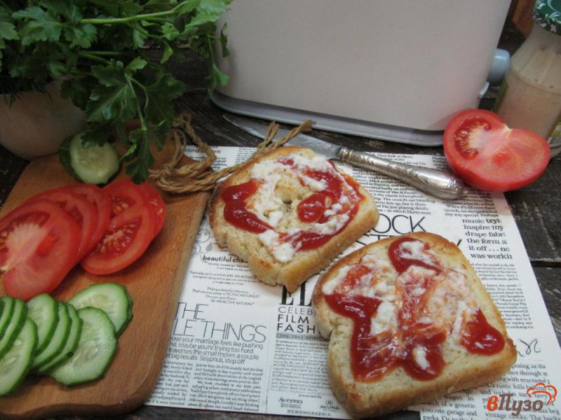 Фото приготовление рецепта: Бутерброд с фаршированным омлетом шаг №5
