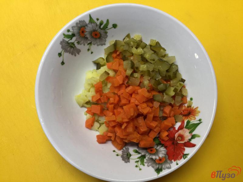 Фото приготовление рецепта: Винегрет из печеных овощей с квашеной капустой и зеленым горошком шаг №2