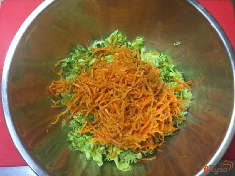 Фото приготовление рецепта: Салат из белокочанной капусты с яйцом и морковью шаг №2