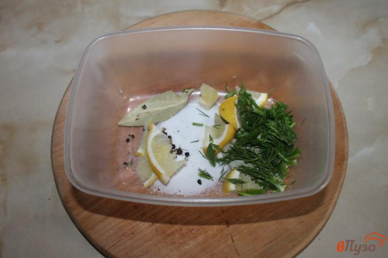 Фото приготовление рецепта: Засолка лосося мокрым способом шаг №3
