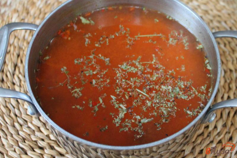 Фото приготовление рецепта: Мясной суп с томатом шаг №5