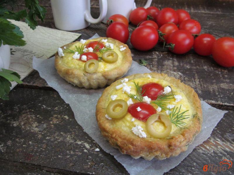 Фото приготовление рецепта: Пироги с томатами и творогом шаг №7