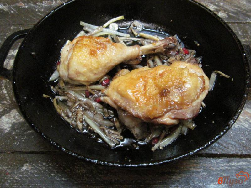 Фото приготовление рецепта: Курица с сельдереем и гранатом шаг №7