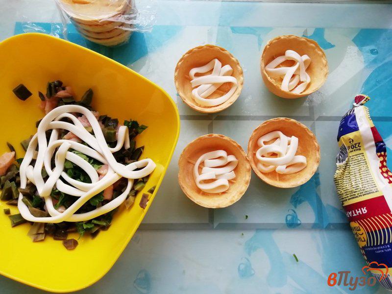 Фото приготовление рецепта: Тарталетки с сёмгой и авокадо шаг №2