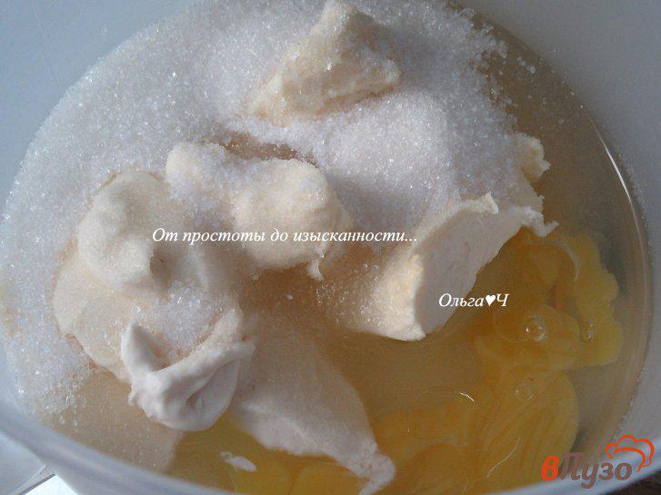 Фото приготовление рецепта: Сметанный кекс с кокосовой стружкой шаг №1