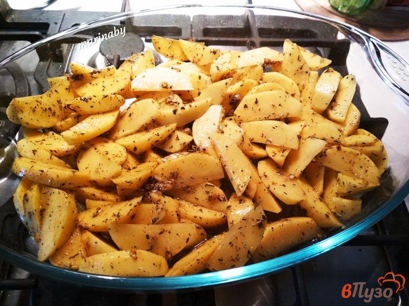 Фото приготовление рецепта: Картофель по-деревенски с куркумой шаг №5