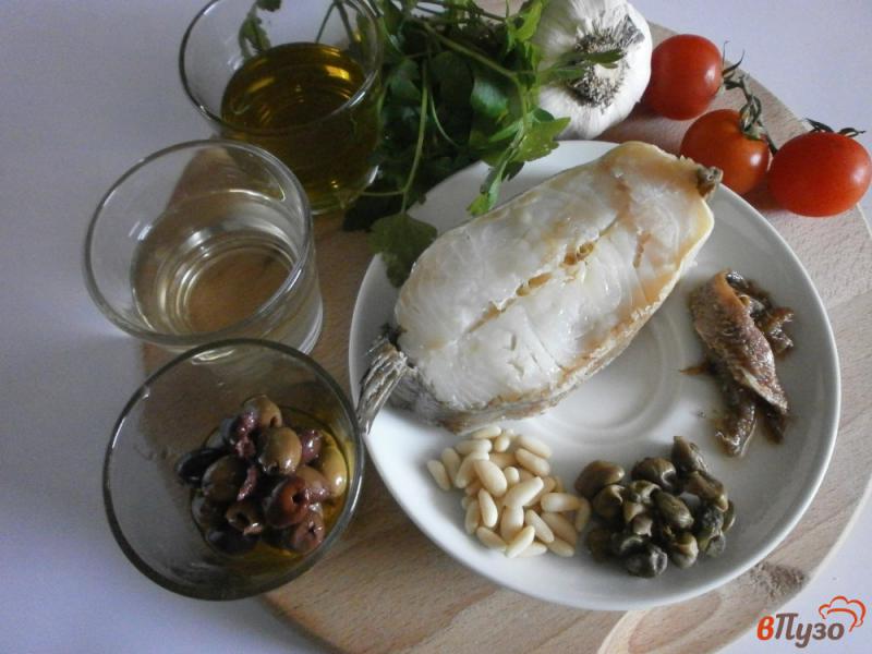 Фото приготовление рецепта: Хек с оливками и помидорами черри шаг №1
