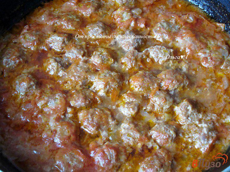 Фото приготовление рецепта: Фрикадельки в томатном соусе шаг №6