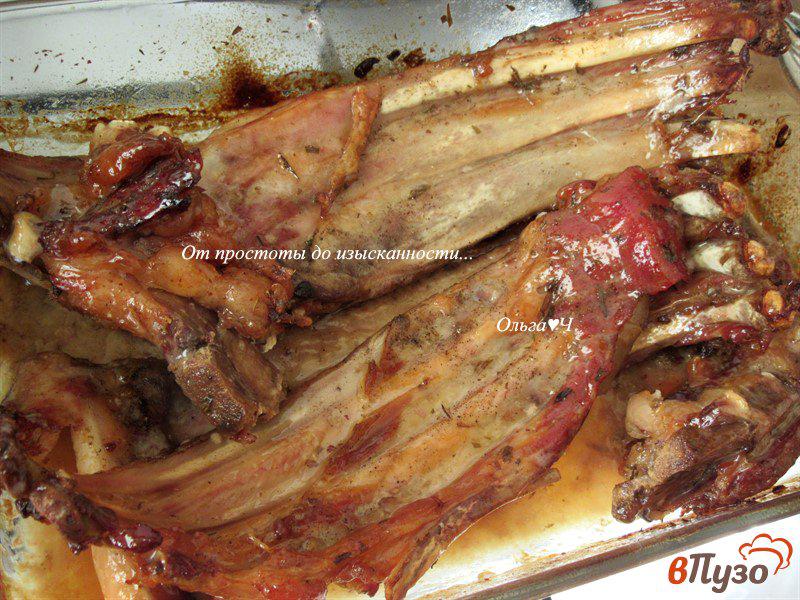 Фото приготовление рецепта: Свиные ребрышки с эстрагоном шаг №4