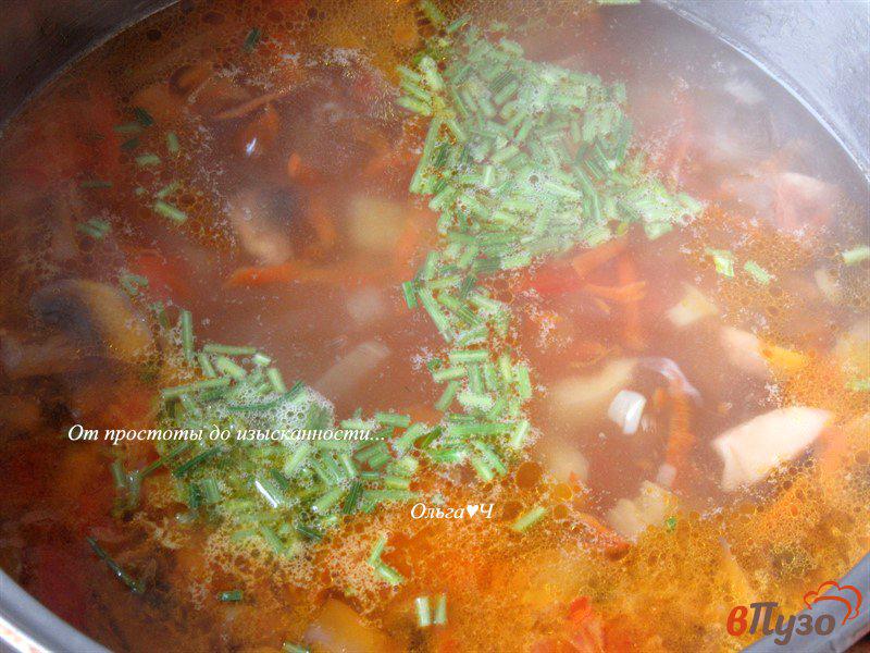 Фото приготовление рецепта: Грибной суп из шампиньонов шаг №6