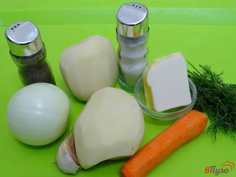 Фото приготовление рецепта: Жареная картошка с луком и морковью в микроволновке шаг №1