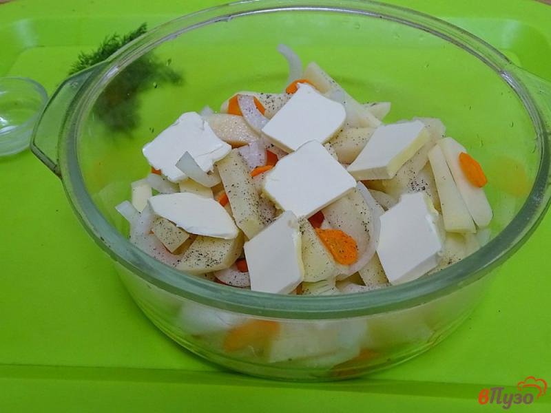 Фото приготовление рецепта: Жареная картошка с луком и морковью в микроволновке шаг №6