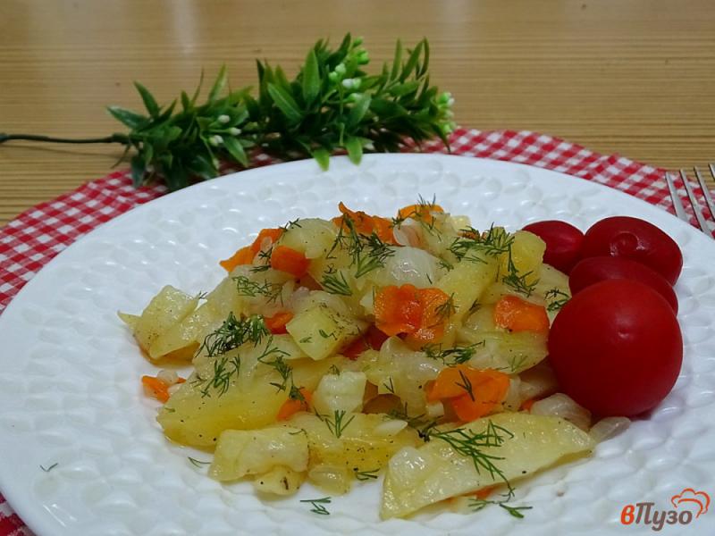 Фото приготовление рецепта: Жареная картошка с луком и морковью в микроволновке шаг №10