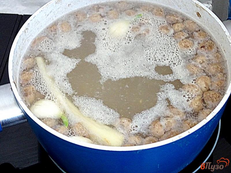 Фото приготовление рецепта: Суп из пшена и грибов шаг №4