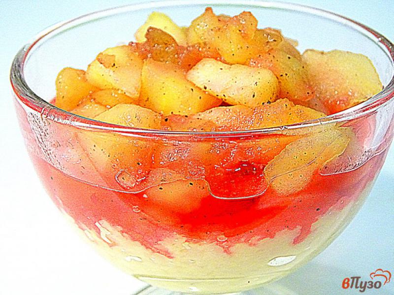 Фото приготовление рецепта: Английский рисовый пудинг с яблоками и малиновым сиропом шаг №10