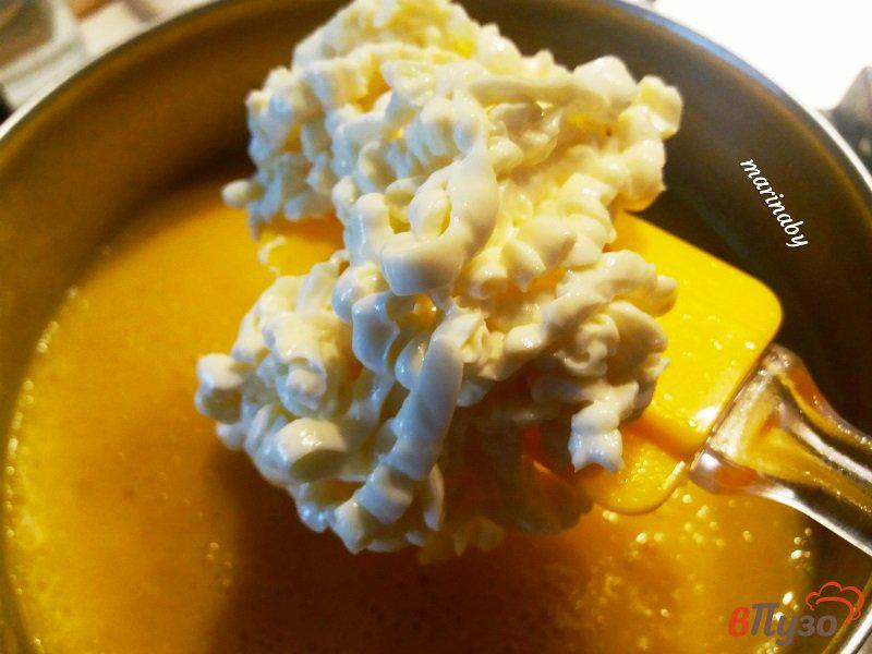 Фото приготовление рецепта: Суп-пюре из тыквы и плавленного сыра шаг №7