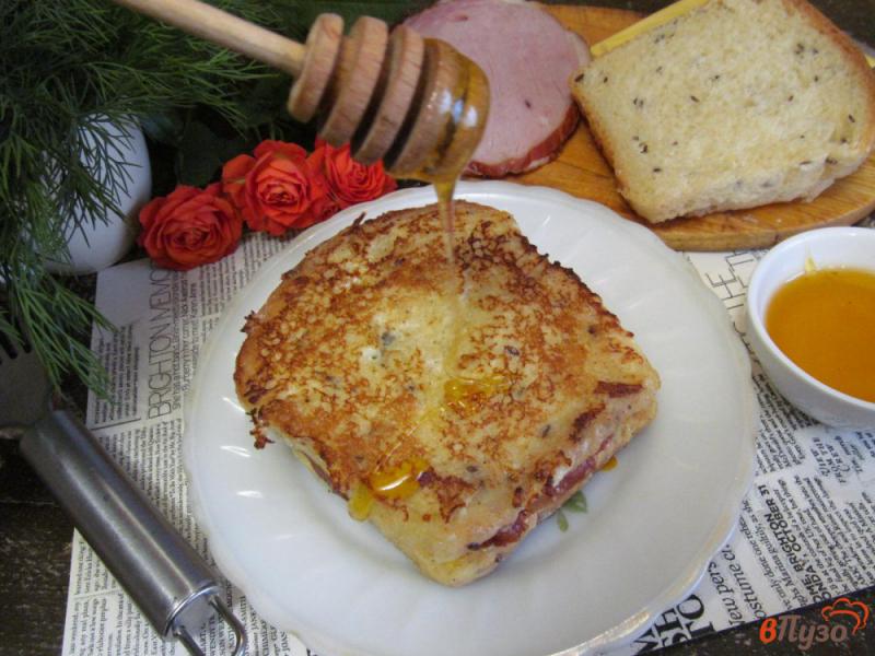 Фото приготовление рецепта: Сэндвич «Монте Кристо» шаг №7