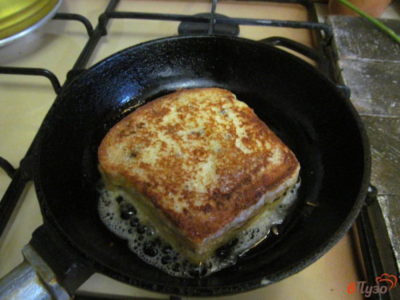 Фото приготовление рецепта: Сэндвич «Монте Кристо» шаг №6