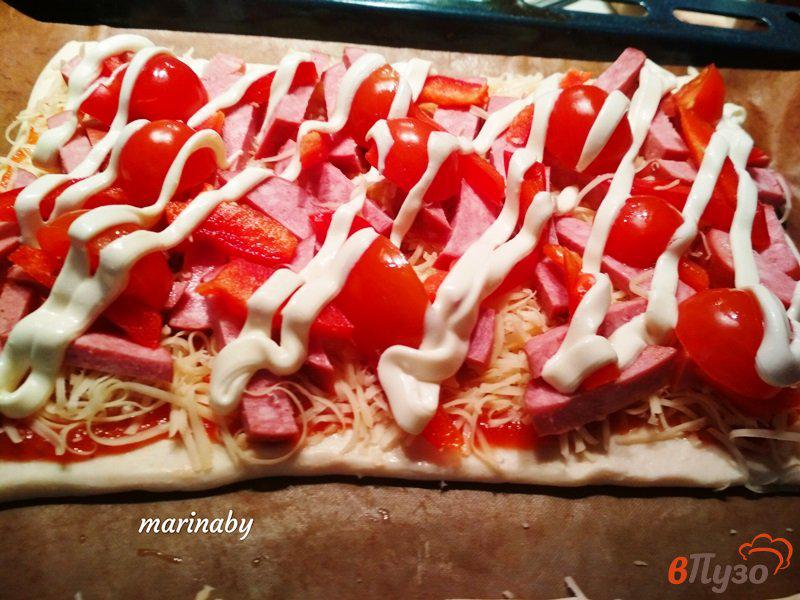 Фото приготовление рецепта: Пицца с копченой колбасой шаг №5