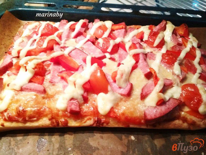 Фото приготовление рецепта: Пицца с копченой колбасой шаг №6