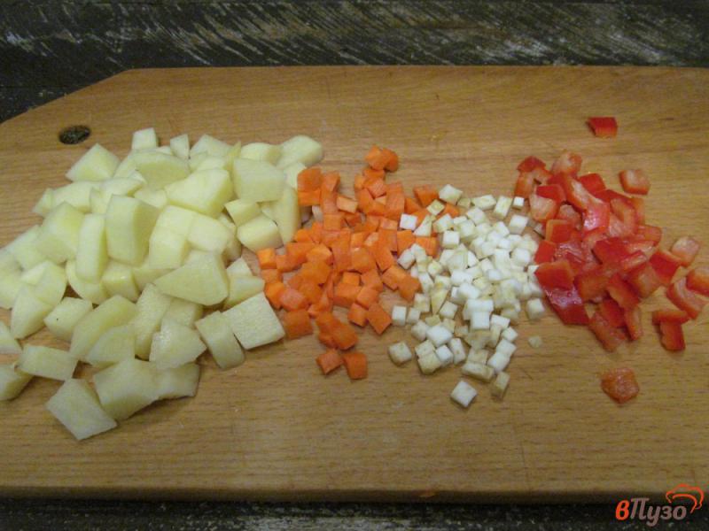 Фото приготовление рецепта: Охотничий суп с овощами шаг №2