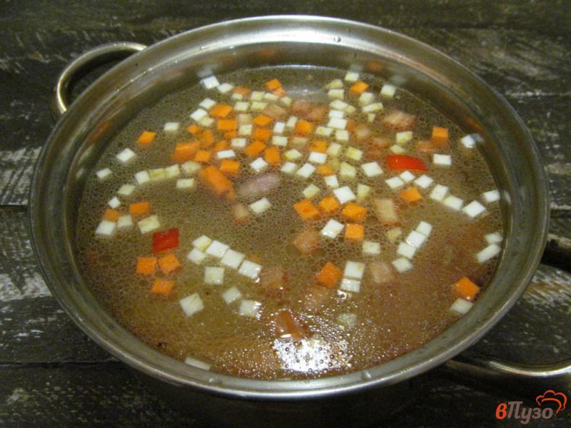 Фото приготовление рецепта: Охотничий суп с овощами шаг №3