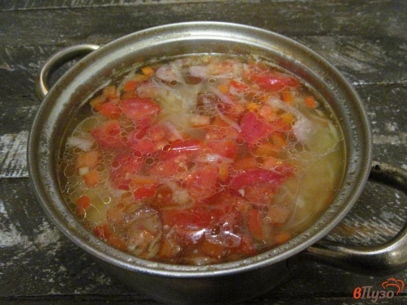 Фото приготовление рецепта: Охотничий суп с овощами шаг №5