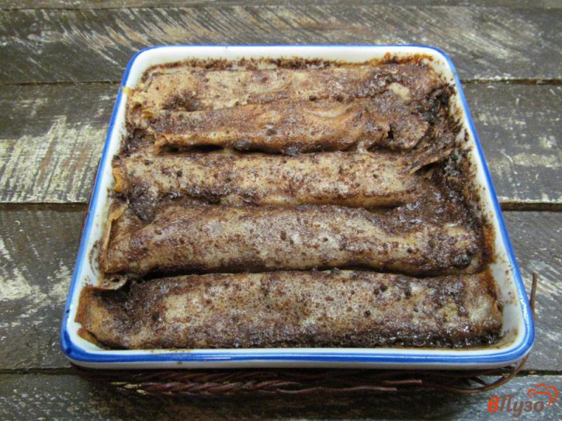 Фото приготовление рецепта: Пирог из блинов с творожной начинкой и шоколадным акцентом шаг №10