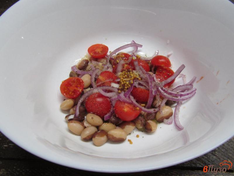 Фото приготовление рецепта: Салат из фасоли с помидором черри шаг №4