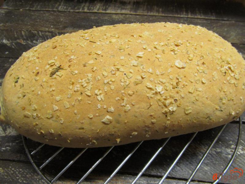 Фото приготовление рецепта: Хлеб с зеленью и овсяными хлопьями шаг №10