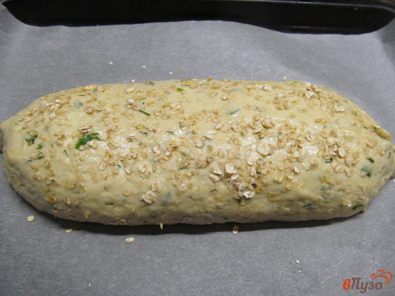 Фото приготовление рецепта: Хлеб с зеленью и овсяными хлопьями шаг №8