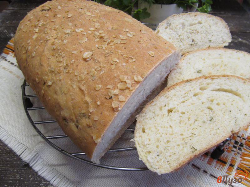 Фото приготовление рецепта: Хлеб с зеленью и овсяными хлопьями шаг №11