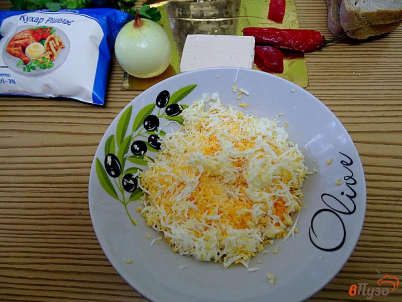 Фото приготовление рецепта: Бутерброды с сельдью и яичным салатом шаг №3