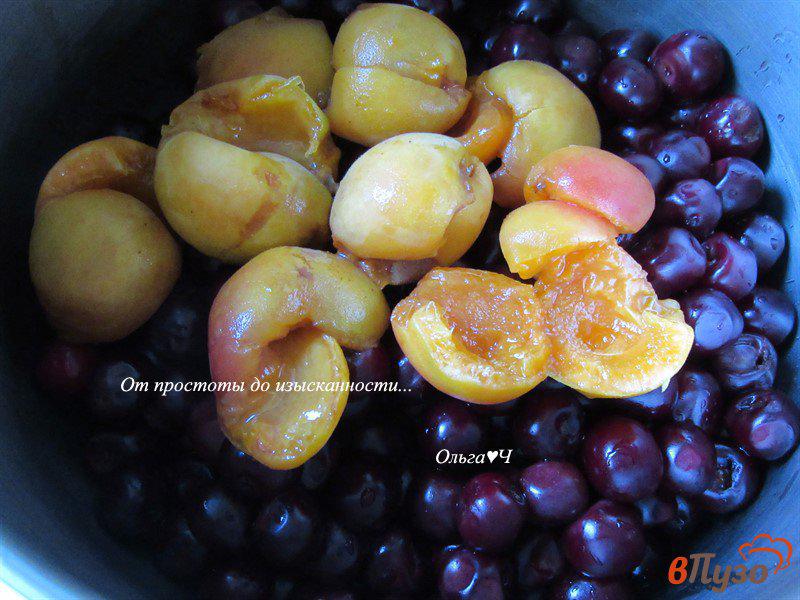 Фото приготовление рецепта: Вишневый кисель с абрикосами шаг №1