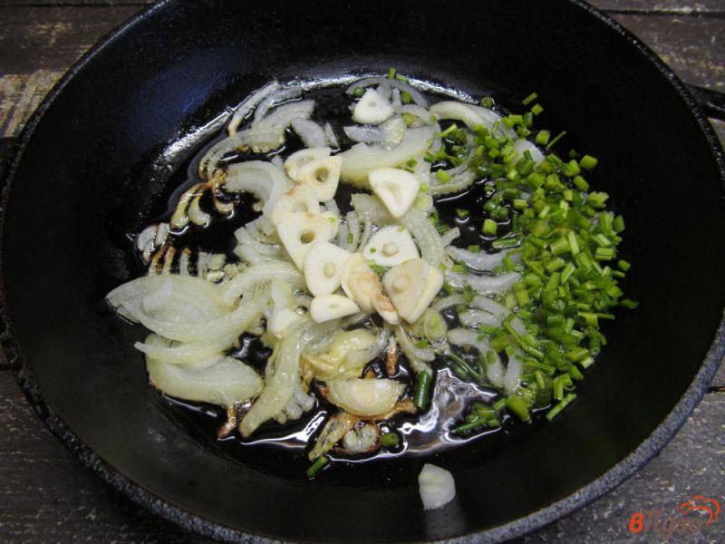 Фото приготовление рецепта: Ароматный картофель в соусе из петрушки шаг №2