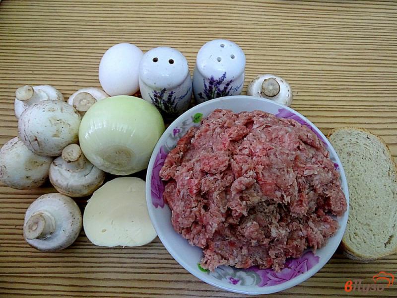 Фото приготовление рецепта: Котлеты фаршированные сыром и грибами шаг №1