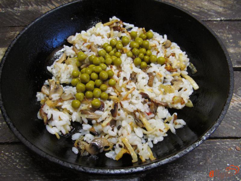 Фото приготовление рецепта: Салат грибной с рисом и цыпленком шаг №5
