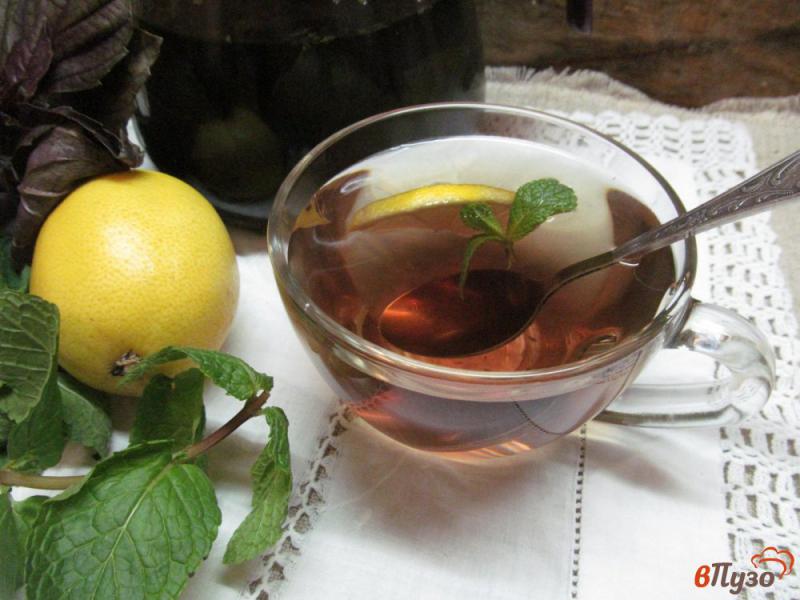 Фото приготовление рецепта: Горячительный напиток с мятой и базиликом шаг №4